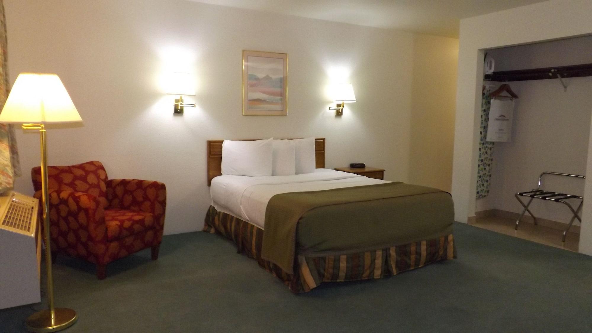 Howard Johnson By Wyndham Roseburg Exterior photo