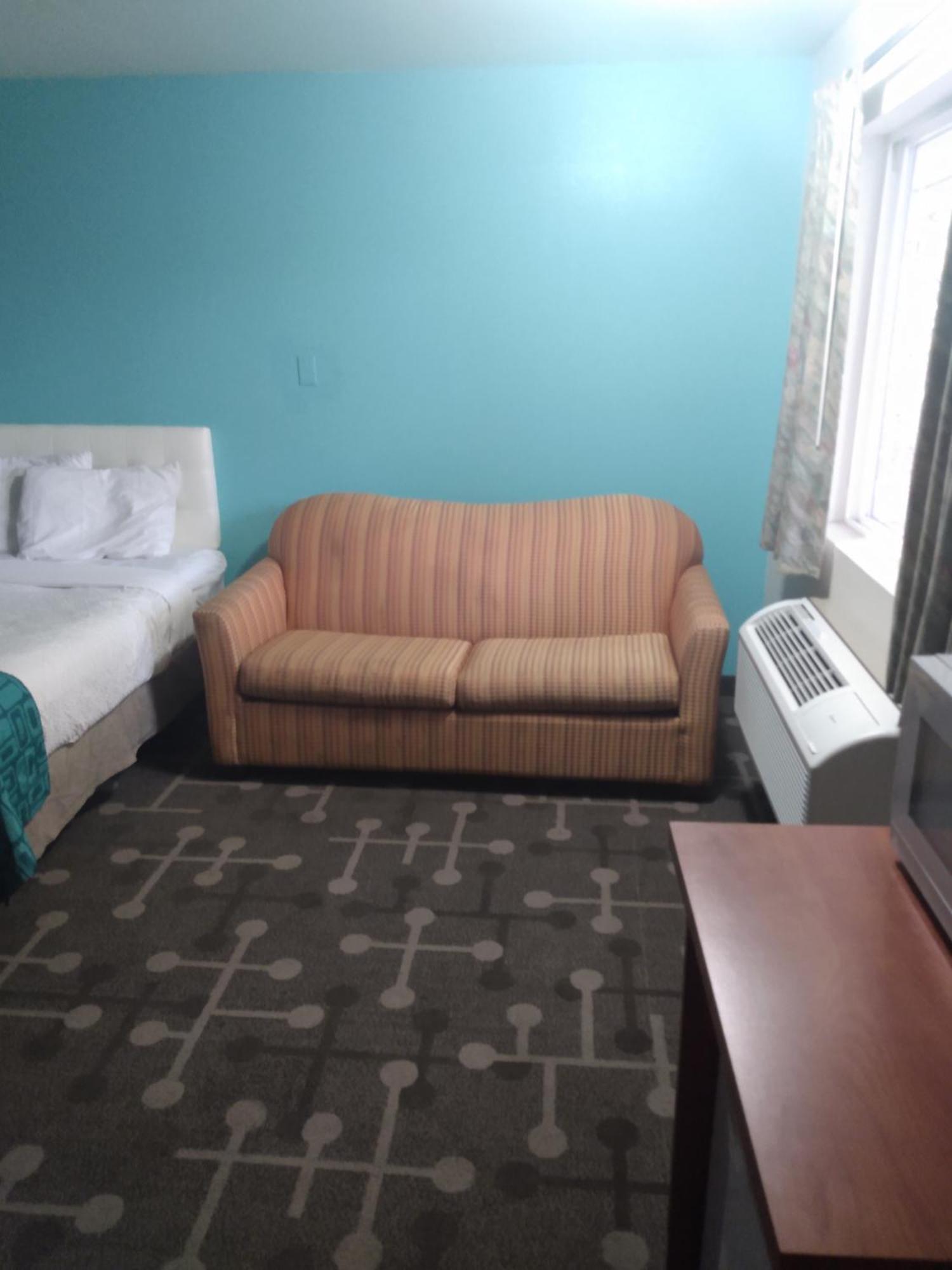 Howard Johnson By Wyndham Roseburg Exterior photo