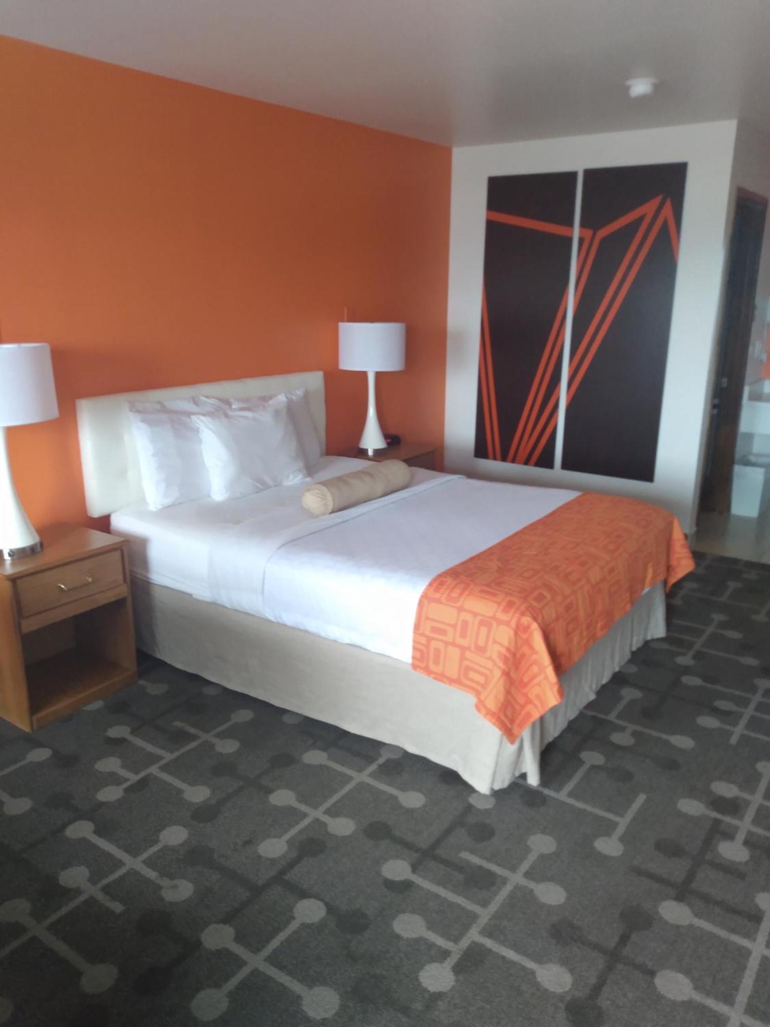 Howard Johnson By Wyndham Roseburg Exterior photo