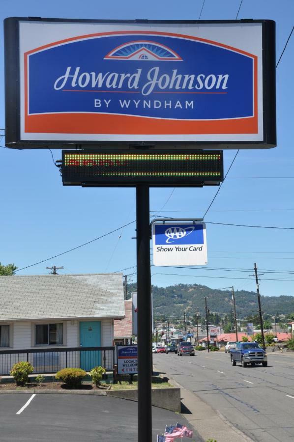 Howard Johnson By Wyndham Roseburg Exterior photo