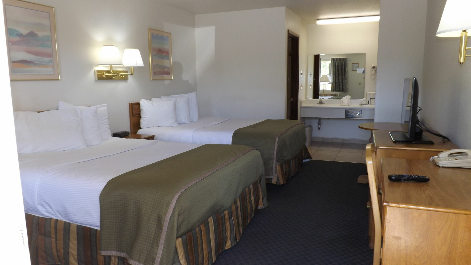 Howard Johnson By Wyndham Roseburg Exterior photo