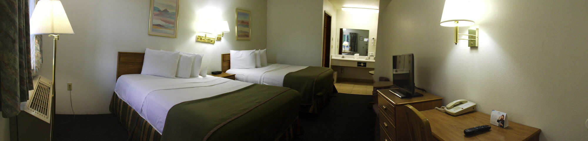 Howard Johnson By Wyndham Roseburg Exterior photo