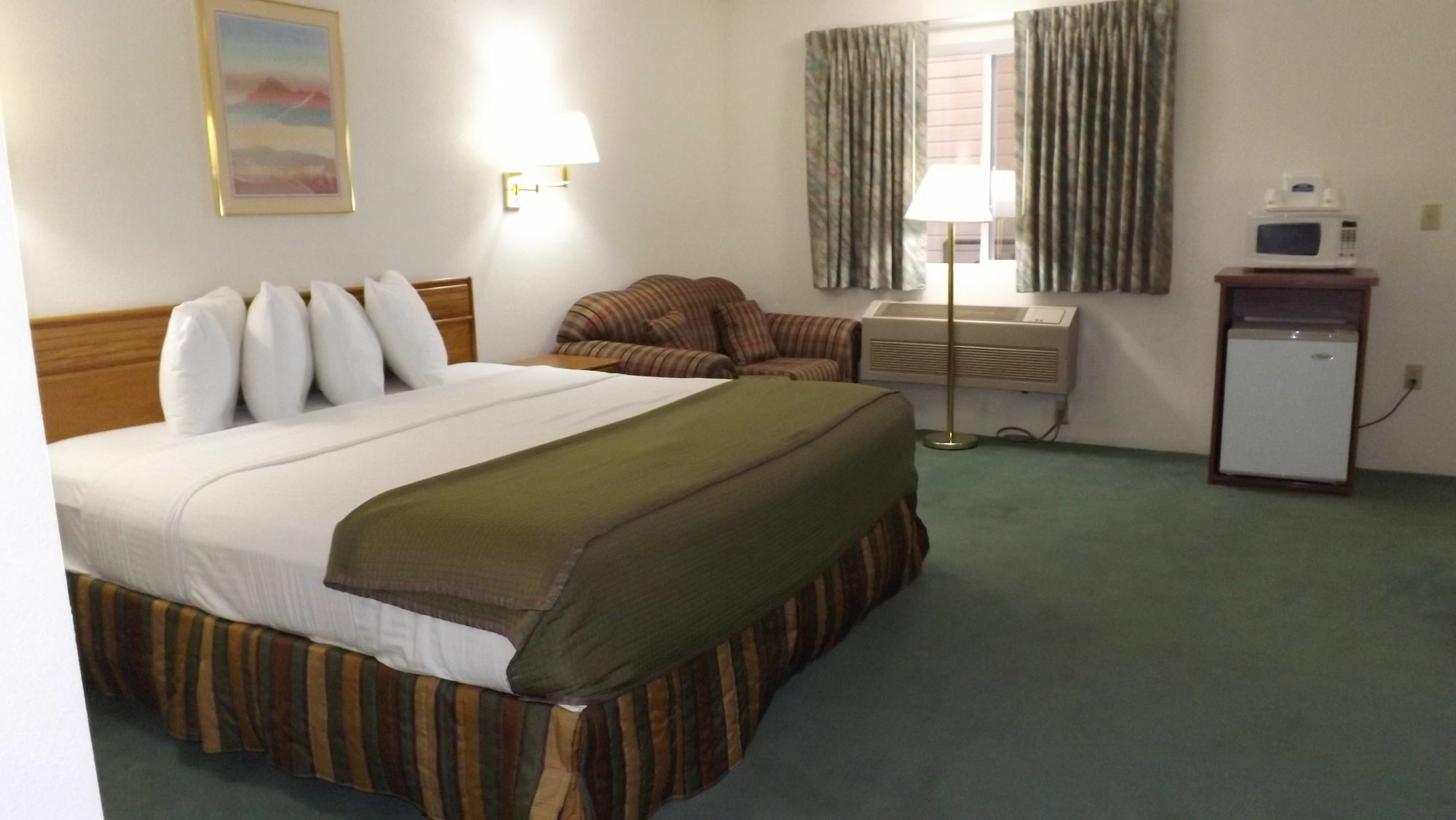 Howard Johnson By Wyndham Roseburg Exterior photo